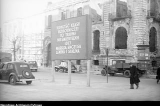 QUIZ PRL. Od propagandy do popkultury. Sprawdź, jak dobrze znasz hasła i powiedzenia z czasów PRL-u