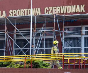 Pożar dachu hali sportowej w podpoznańskim Czerwonaku
