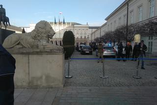 Kancelaria Prezydenta szykuje remont lwów przed pałacem. Gigantyczna kwota na cztery posągi