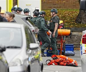 Dramat pod synagogą w Manchesterze. Samochód wjechał w ludzi. Jeden z przechodniów został pchnięty nożem