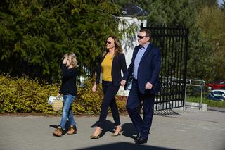 Jacek Kurski z rodziną święci pokarmy w kościele