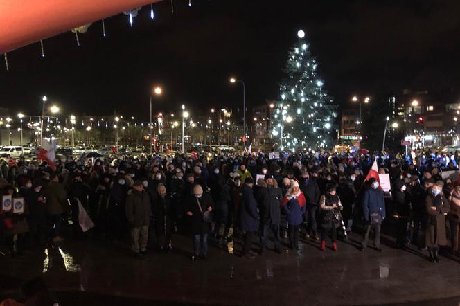 Protest w obronie wolnych mediów w Kielcach