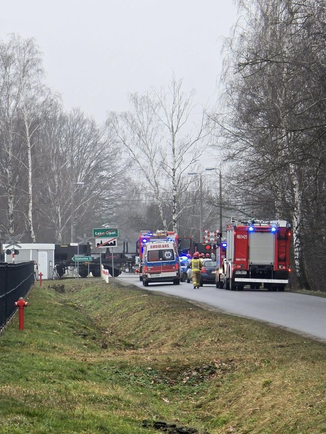 Tragedia na przejeździe kolejowym! 29-latek wjechał wprost pod pociąg