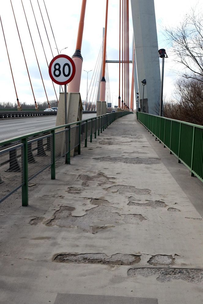 Most Siekierkowski do remontu. ZDM zdradził, co nowego będzie się działo na drogach w tym roku