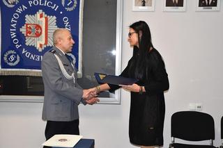 Asp. sztab. Adam Owczarzak z Komendy Powiatowej Policji w Gnieźnie obchodzi jubileusz 40-lecia służby w policyjnym mundurze