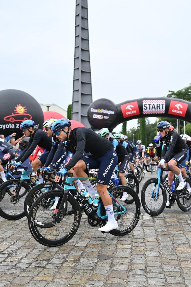 Kolarskie święto opanowało Wrocław. Tour de Pologne wystartował mimo kapryśnej pogody