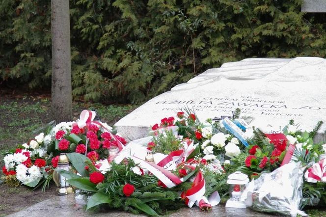 Toruń uczcił pamięć gen. Elżbiety Zawackiej