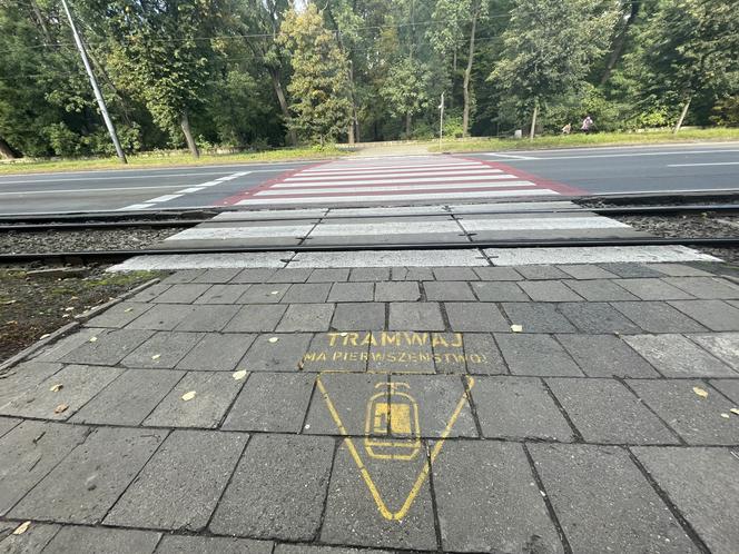 Torowisko na al. Waszyngtona jest w krytycznym stanie. Tramwajarze odkładają remont