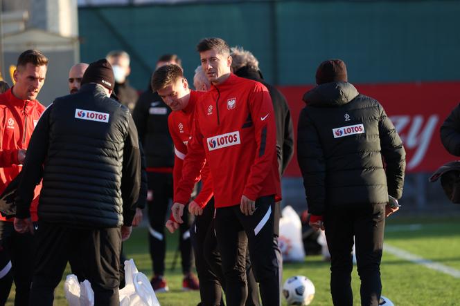 Pierwszy trening Reprezentacji Polski przed trójmeczem el. mistrzostw świata. Trener Sousa już układa klocki