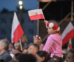 Warszawa śpiewała dla powstańców. Jesteście naszą dumą!