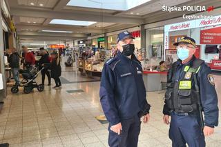 Śląskie: Policjanci prowadzą kontrole w sklepach i autobusach. Nie masz maseczki? Dostaniesz mandat [ZDJĘCIA]