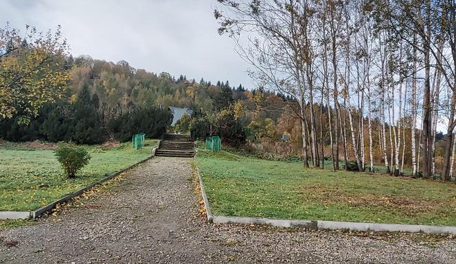 Jabłonki. Tutaj znajdował się pomnik Świerczewskiego 