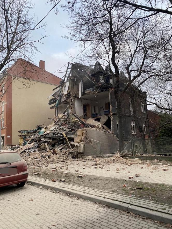 Tragiczny wybuch w Katowicach. Córeczki pastora wyrwane spod gruzów. "Wynieśliśmy je przez okno od kuchni"