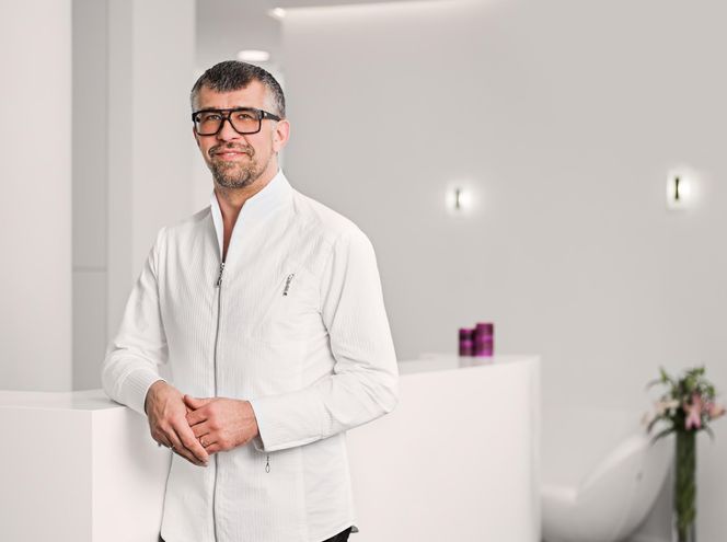 Dr Robert Chmielewski, chirurg, specjalista medycyny estetycznej