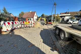 Pogrzeb Elizy i Tomka, ofiar karambolu na S7. Robotnicy przerwali prace pod kościołem 