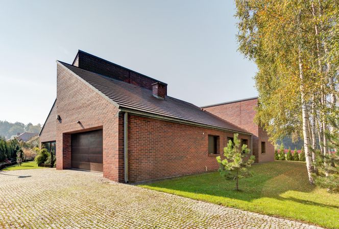 Inspiracją dla tyskiego domu były architektura holenderska oraz śląskie familoki