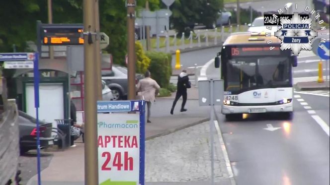 Rzecznik żorskiej policji poszedł na chwilę do sklepu i... został superbohaterem. Po raz kolejny 