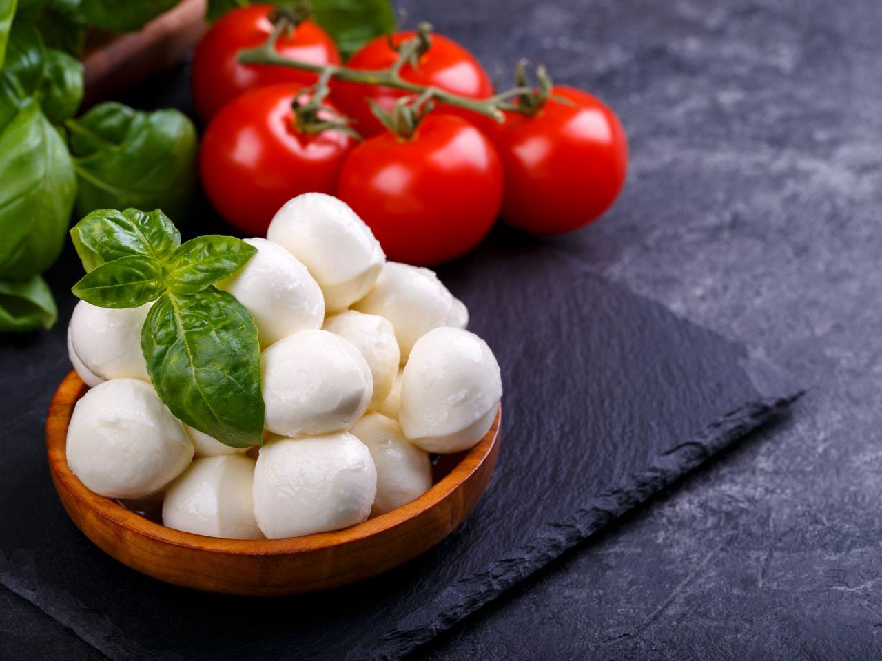 Mozzarella  - co warto wiedzieć o tym włoskim serze, który podbił świat?