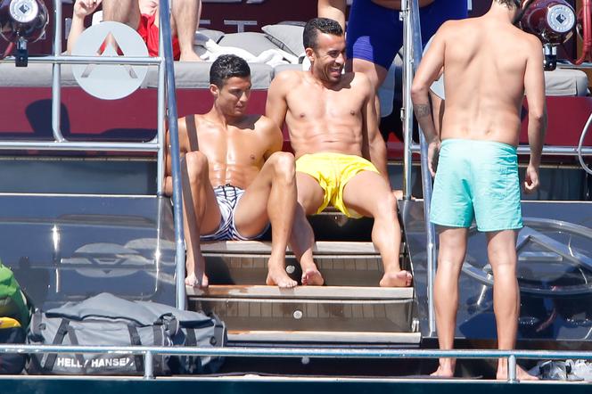 EURO 2016 - Portugalia - Cristiano Ronaldo tuż przed Euro bawi się na Ibizie