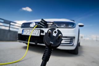 Brak baterii wstrzyma produkcję samochodów elektrycznych