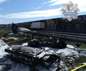 Śmiertelny wypadek na S8 pod Pabianicami. Kierujący BMW jechał pod prąd i huknął w tir