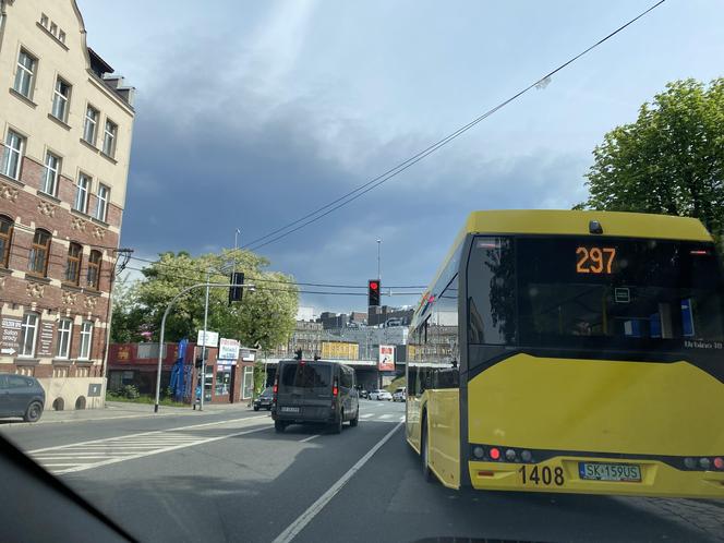 Gigantyczny pożar chemikaliów w Siemianowicach Śląskich. Wdrożono specjalne środki 