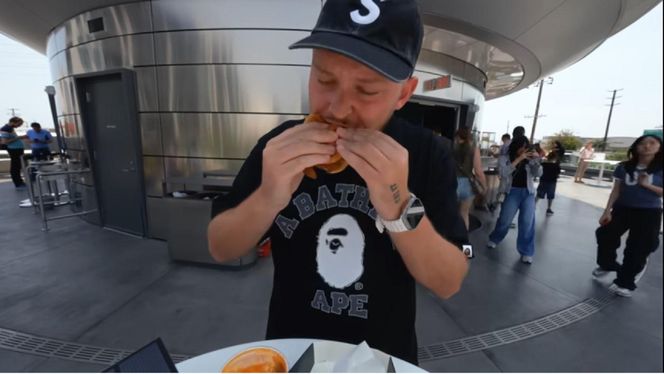 Książulo odwiedził restaurację Elona Muska. Tyle zapłacił za zamówienie. Dużo?