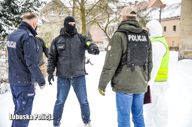 Przełom w sprawie BRUTALNEGO mordu sprzed lat! "Archiwum X" depcze po piętach zabójcy [ZDJĘCIA] 