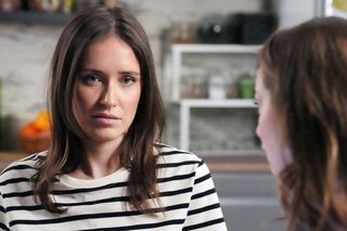 Barwy szczęścia, odc. 3160: Oliwka (Wiktoria Gąsiewska), Madzia (Natalia Sierzputowska)	