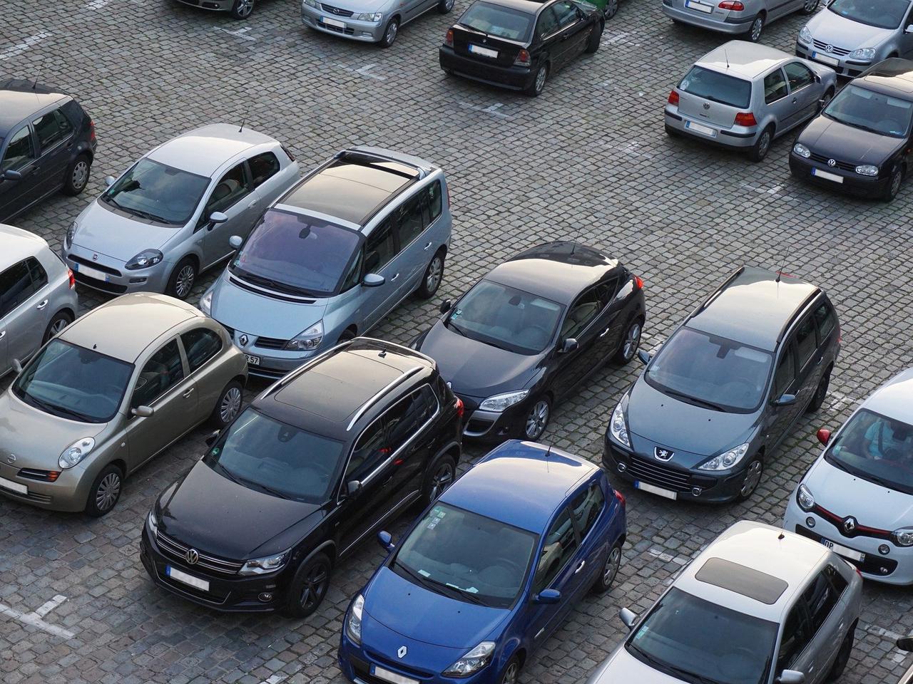 Zamość: Nowe płatne parkingi przyczyną sporu . Czy są legalne?