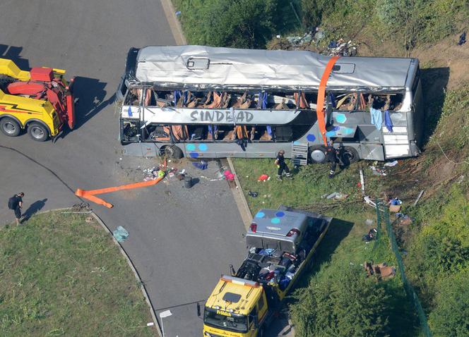Wypadek polskiego autokaru w Niemczech obok Drezna. NIE ŻYJE 9 osób, około 40 rannych