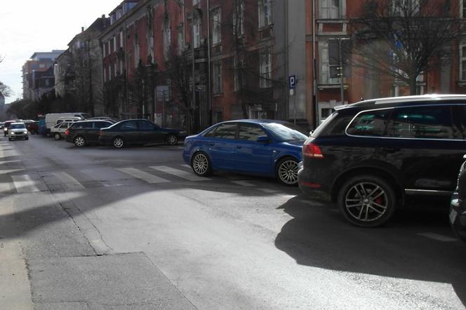 Tak do tej pory wyglądało parkowanie na ul. Słowackiego.