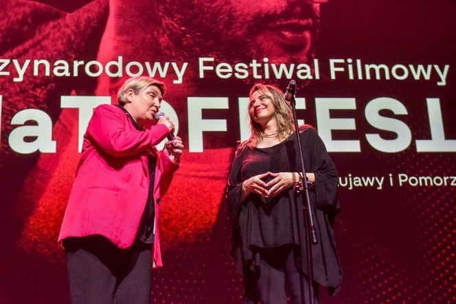 Gala Otwarcia 23. MFF BellaTOFIFEST. Legendy kina przyjechały do Torunia. Zdjęcia z imprezy