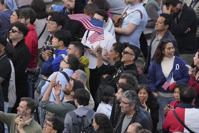 Tłumy na placu św. Piotra