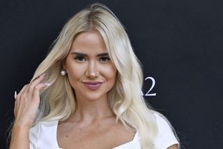 Dawno niewidziana Josie Kwaśniewska wróciła na salony. Zwyciężczyni Love Island odwiedziła pokaz mody