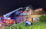 Z domu zostały tylko ściany. Pożar w Łękanowie niedaleko Góry [ZDJĘCIA]