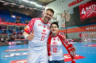 Agnieszka Chylińska na meczu piłkarzy ręcznych