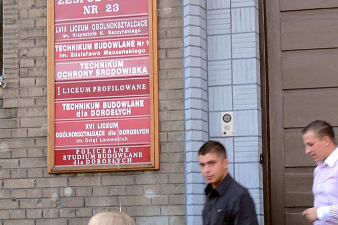 Warszawskie Technikum Budowlane nr 1 im. Z. Mączeńskiego mieści się na ul. Górnośląskiej 31