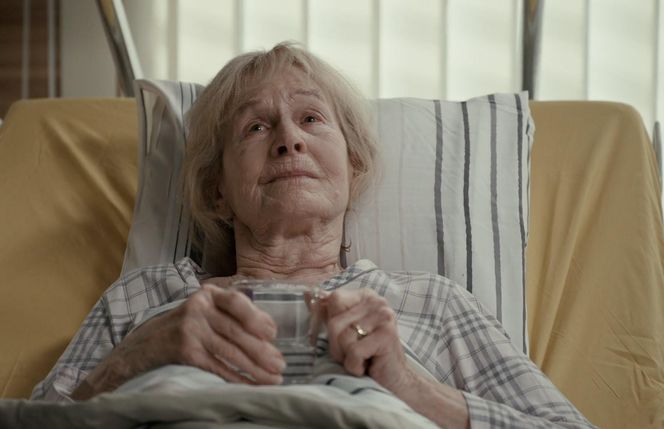 Na dobre i na złe odc. 957. staruszka Basia (Ewa Decówna)