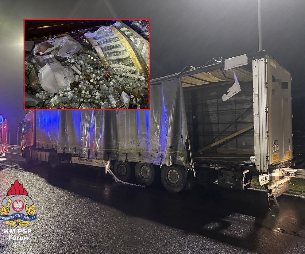 Wypadek pod Toruniem. Znicze wysypały się na drogę