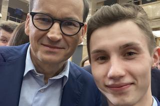 Mateusz Morawiecki z młodzieżą PiS