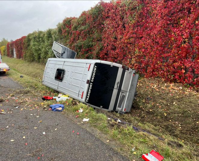 Wypadek busa na S7 pod Grójcem. 11 osób rannych, w akcji śmigłowiec LPR