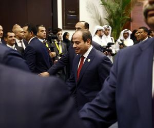 Emmanuel Macron i Donald Trump w Sharm el-Sheikh