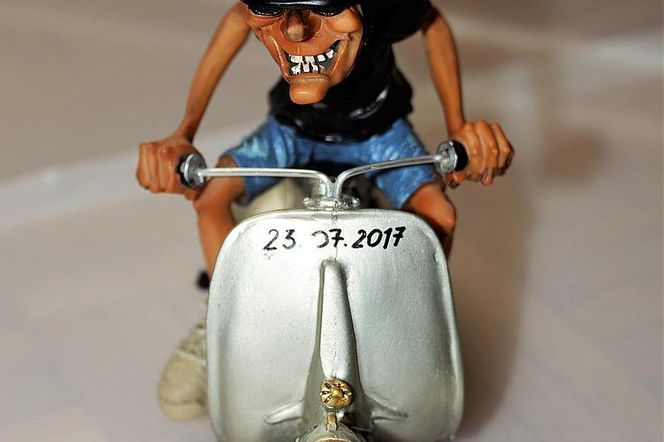 Jechał motorowerem po narkotykach. Miał dożywotni zakaz