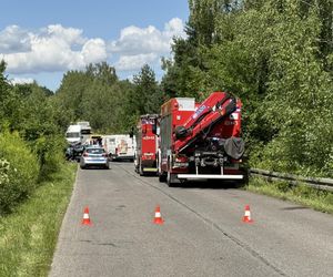 Czołowe zderzenie w Sławkowie. 22-latek zabrany śmigłowcem LPR do szpitala