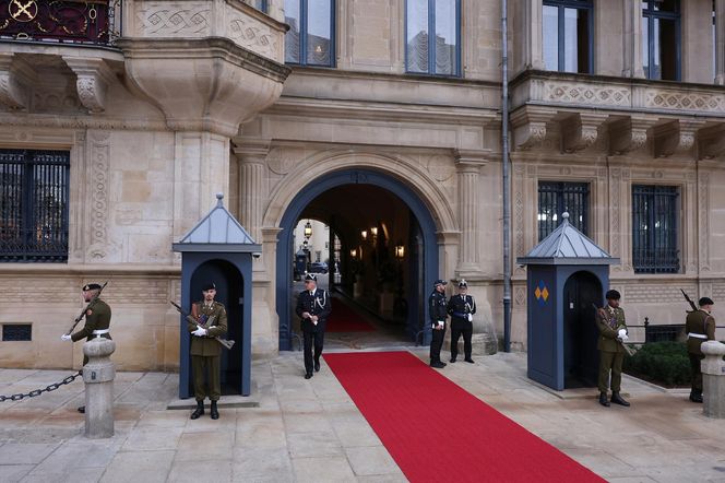 Wielki książę Luksemburga Henryk abdykował.