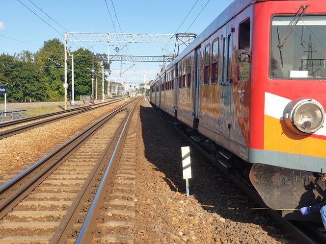 Olsztyn. Dramatyczny wypadek. Kilkunastoletni chłopak wpadł pod pociąg 