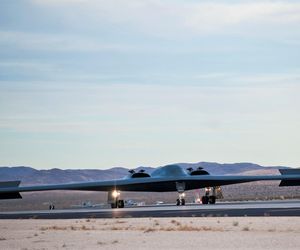 Lądowanie samolotu B-2 Spirit