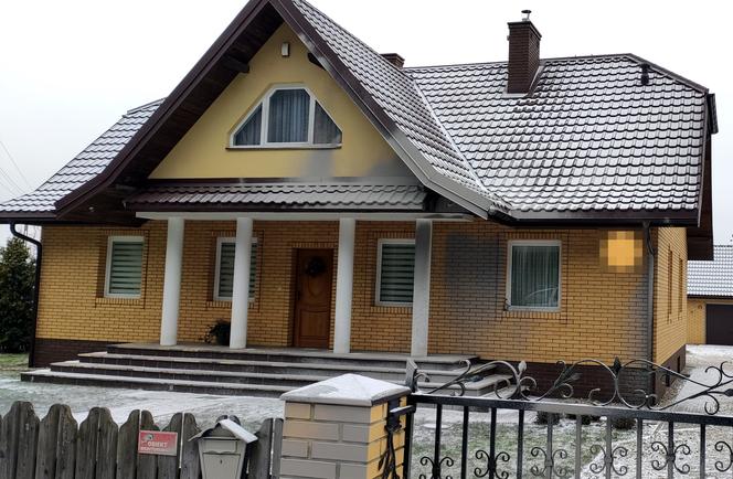Puszcza Augustowska. Prywatny dom strażnika leśnego został oblany farbą przez nieznanych sprawców