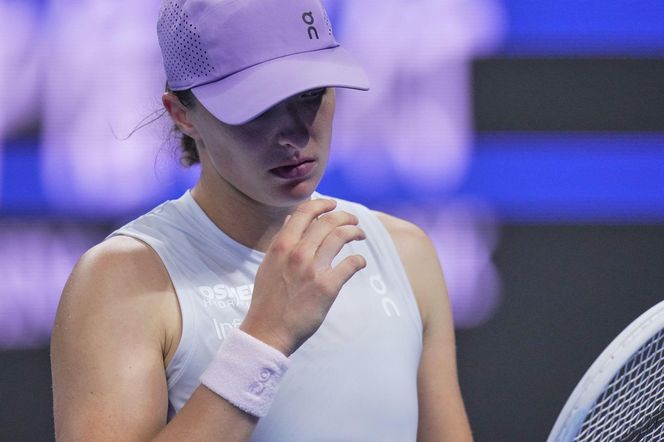 Fani oburzeni zachowaniem Igi Świątek! Kamery uchwyciły moment tuż po porażce z Rybakiną